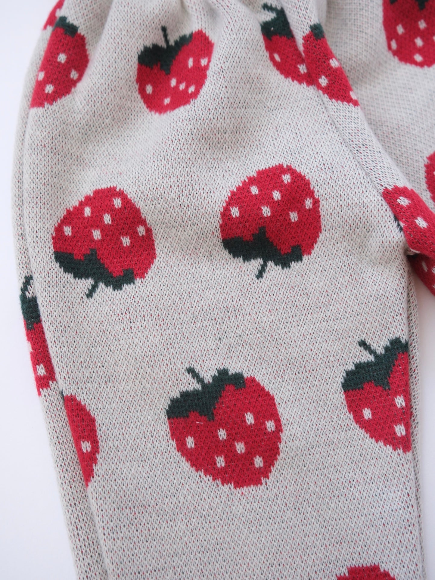 Strawberry Knit Pants in 4/5Y