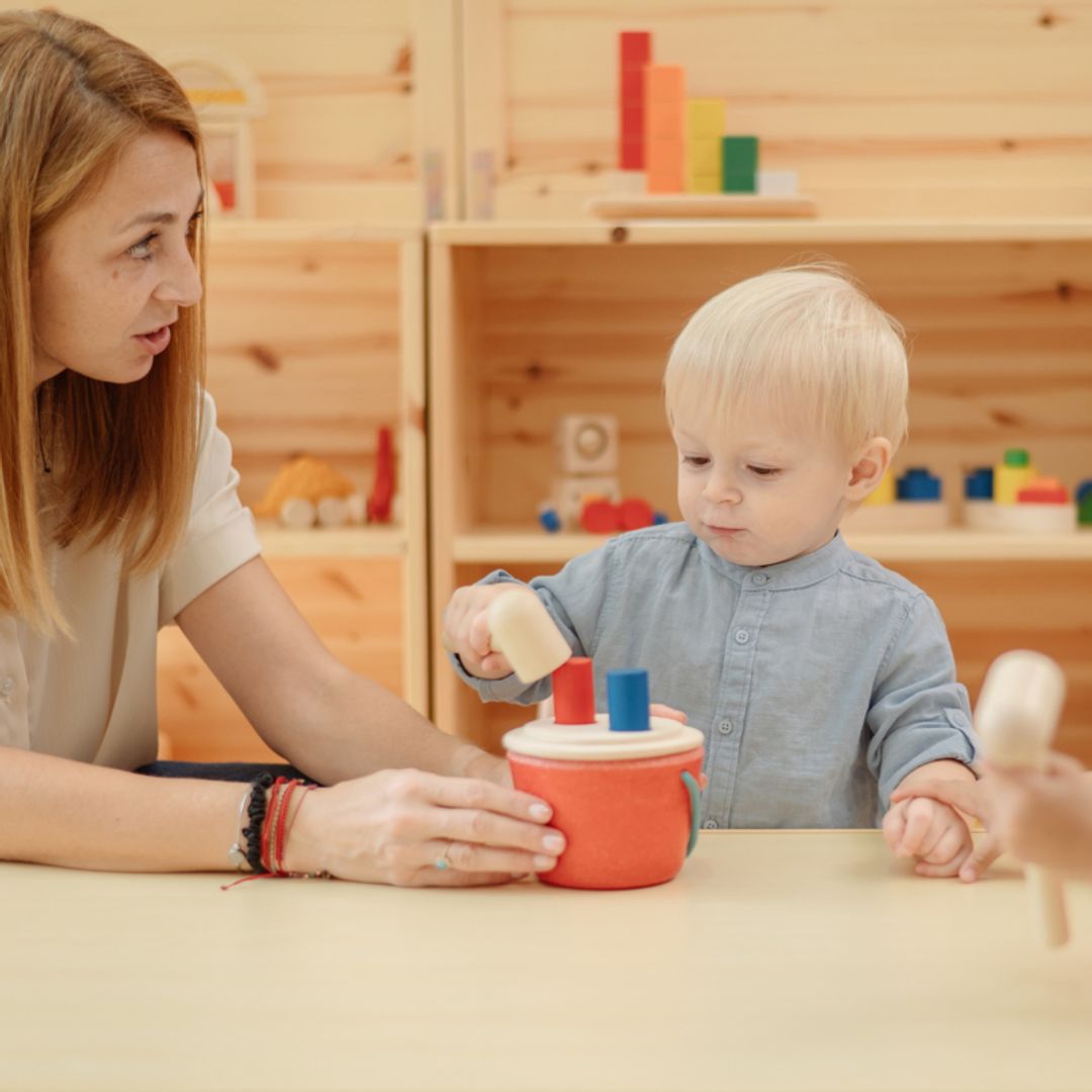 Hammering Peg Bucket