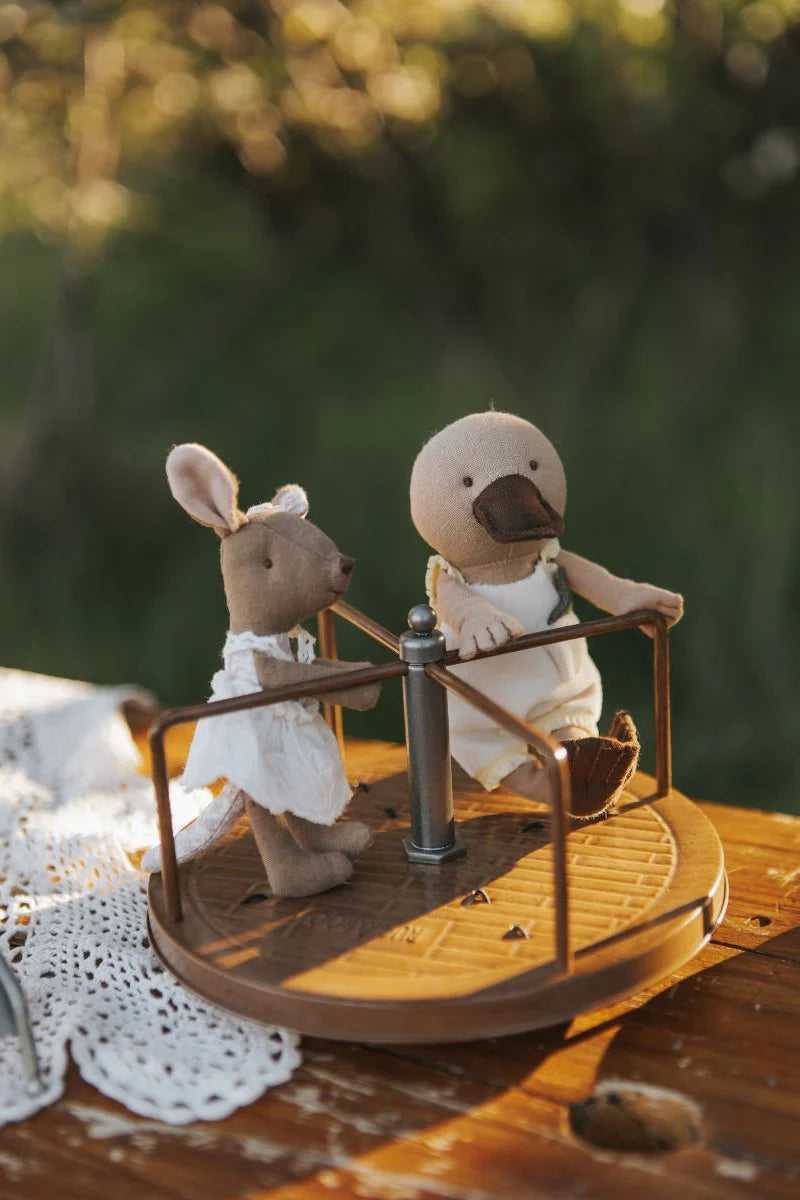 Mini Carousel | Brown